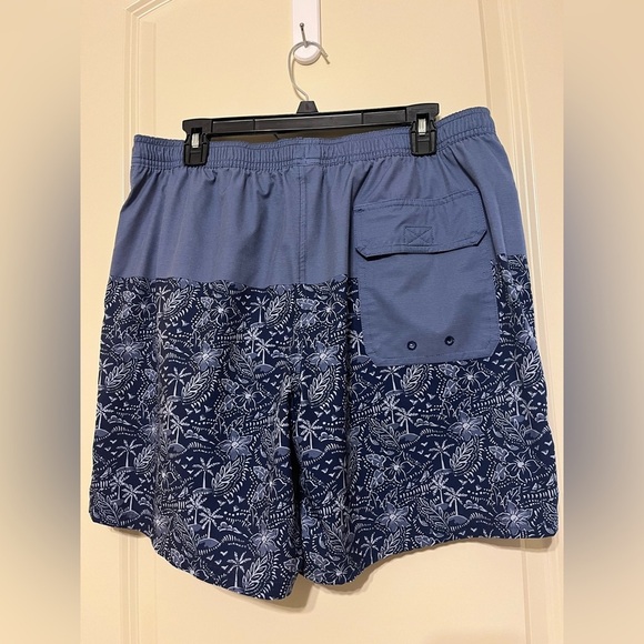 Vineyard Vines Swim Trunks Mens Sz Large Tropical Print Board Shorts Polyester - Picture 2 of 7